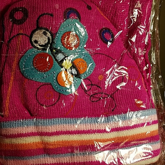 B1G1Free Winter will be here soon! Hat & Scarf Set - Picture 2 of 3